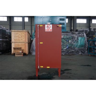 廠價直銷200L柴油發(fā)電機(jī)組專用油箱,發(fā)電機(jī)組油箱具有透明油標(biāo)、進(jìn)油口有閥關(guān)門控制、200升油箱回油在油泵油箱上部，柴油排污口在油箱的低部。