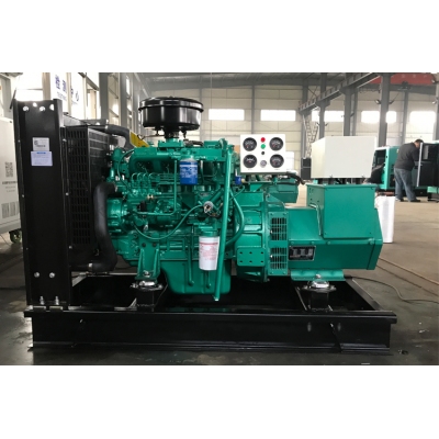 25KW玉柴柴油發電機組-玉柴4缸柴油機YCD4R12D-40,柴油發電機組缸徑/行程：98/115mm,柴油發電機組水冷發動機功率33KW,柴油發電機組配套馬拉松斯坦福發電機。廠價直銷歡迎選購：13773399855。